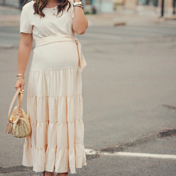 Chicwish round neck maxi midi dress. - Picture 2 of 5